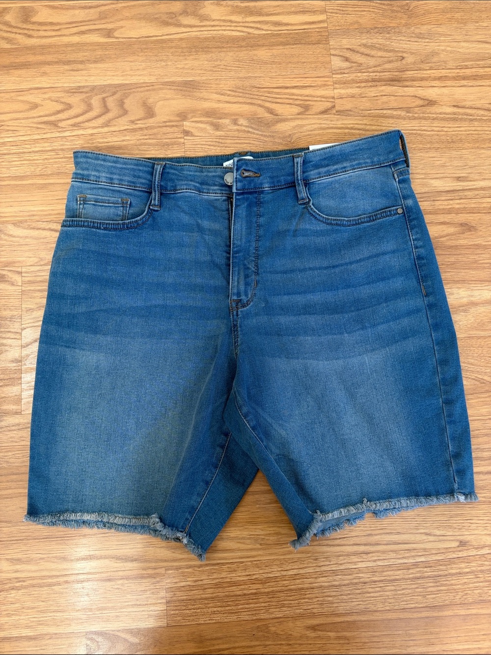 Nine West Shorts Frayed Jean Denim Cutoff Shorts Size 14 NWT